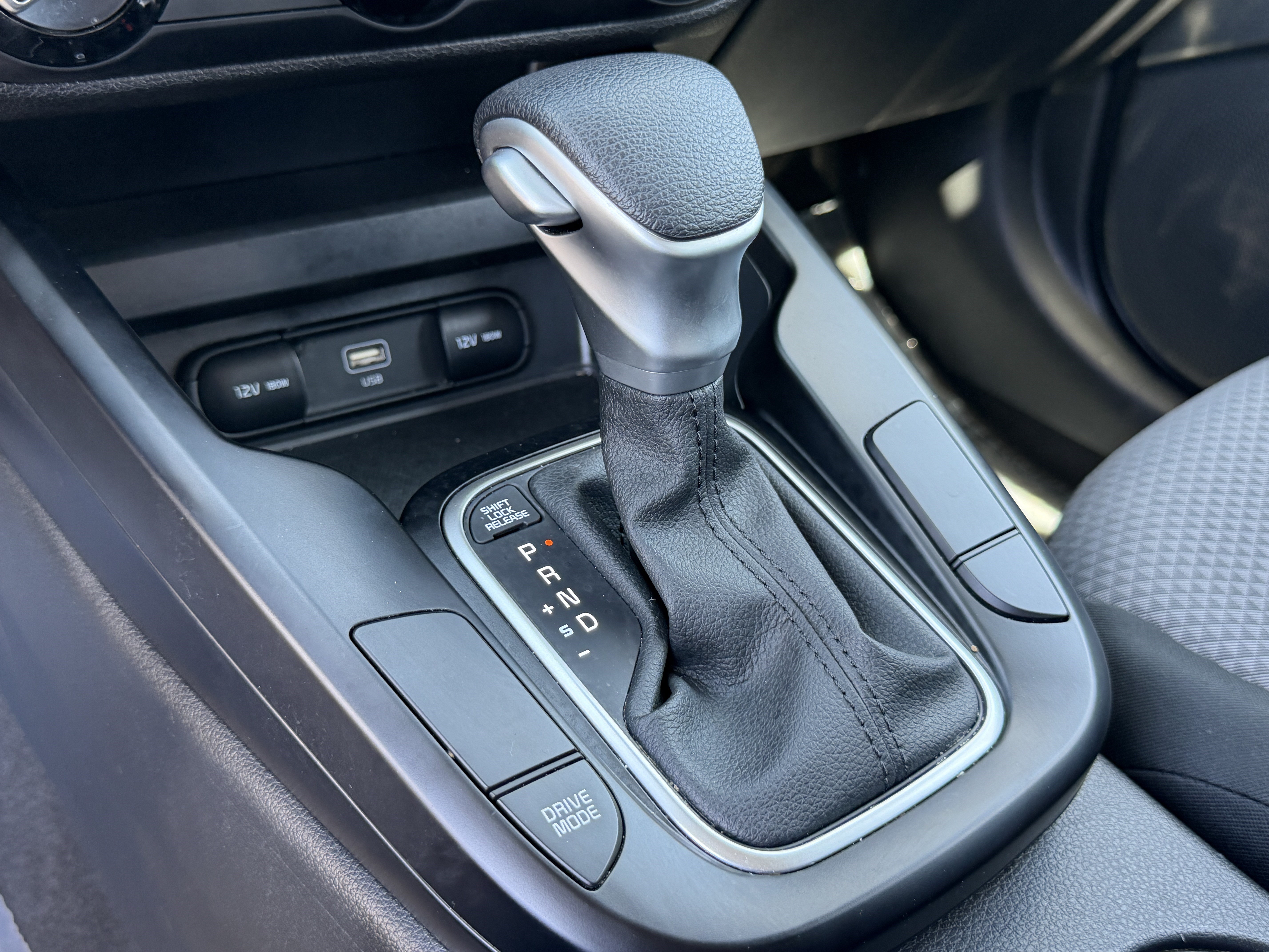 Certified 2025 Kia Soul LX FWD image 21