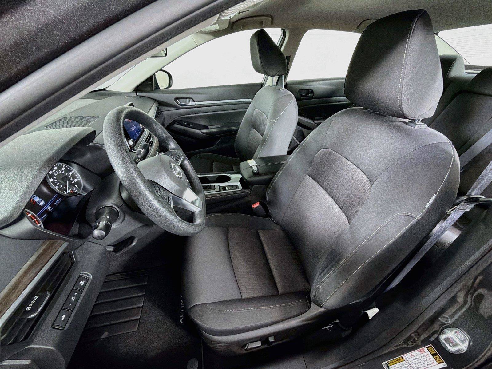 Used 2023 Nissan Altima 2.5 SV AWD/4WD image 2