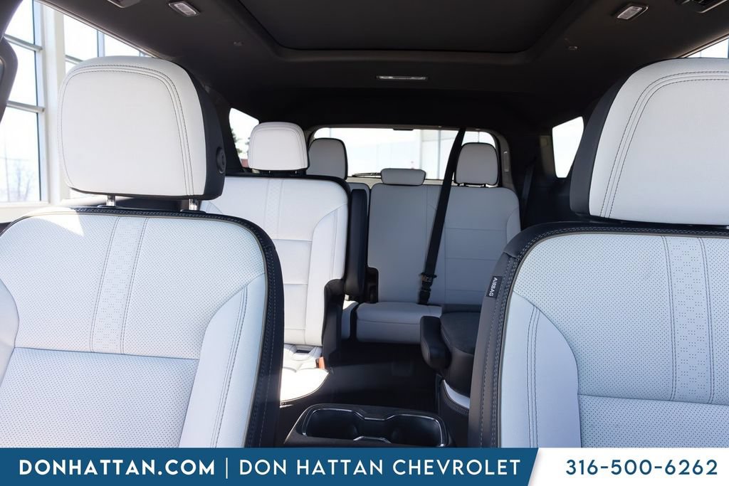 Used 2025 Chevrolet Traverse High Country w/ LPO, Floor Liner Package FWD image 17
