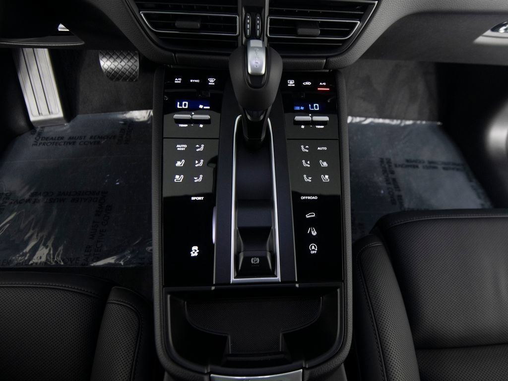 New 2026 Porsche Macan AWD/4WD image 29