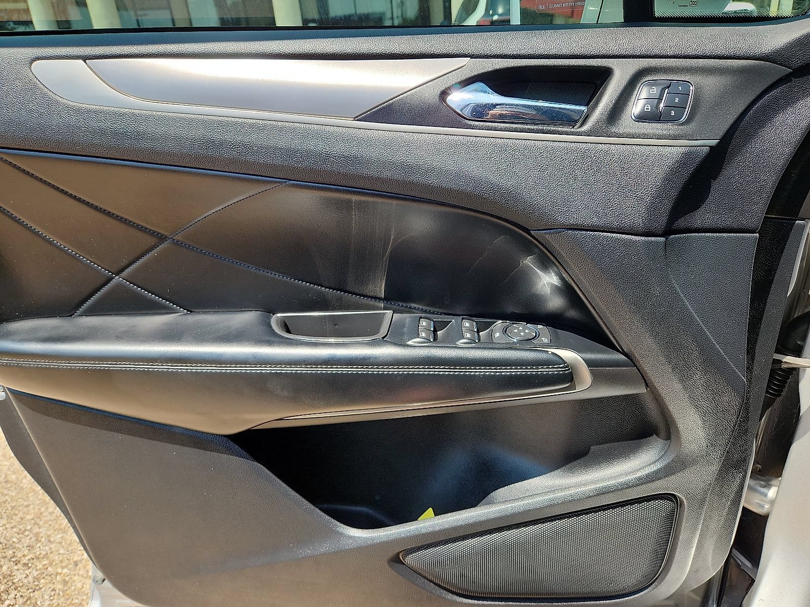 Used 2017 Lincoln MKC Premiere FWD image 16