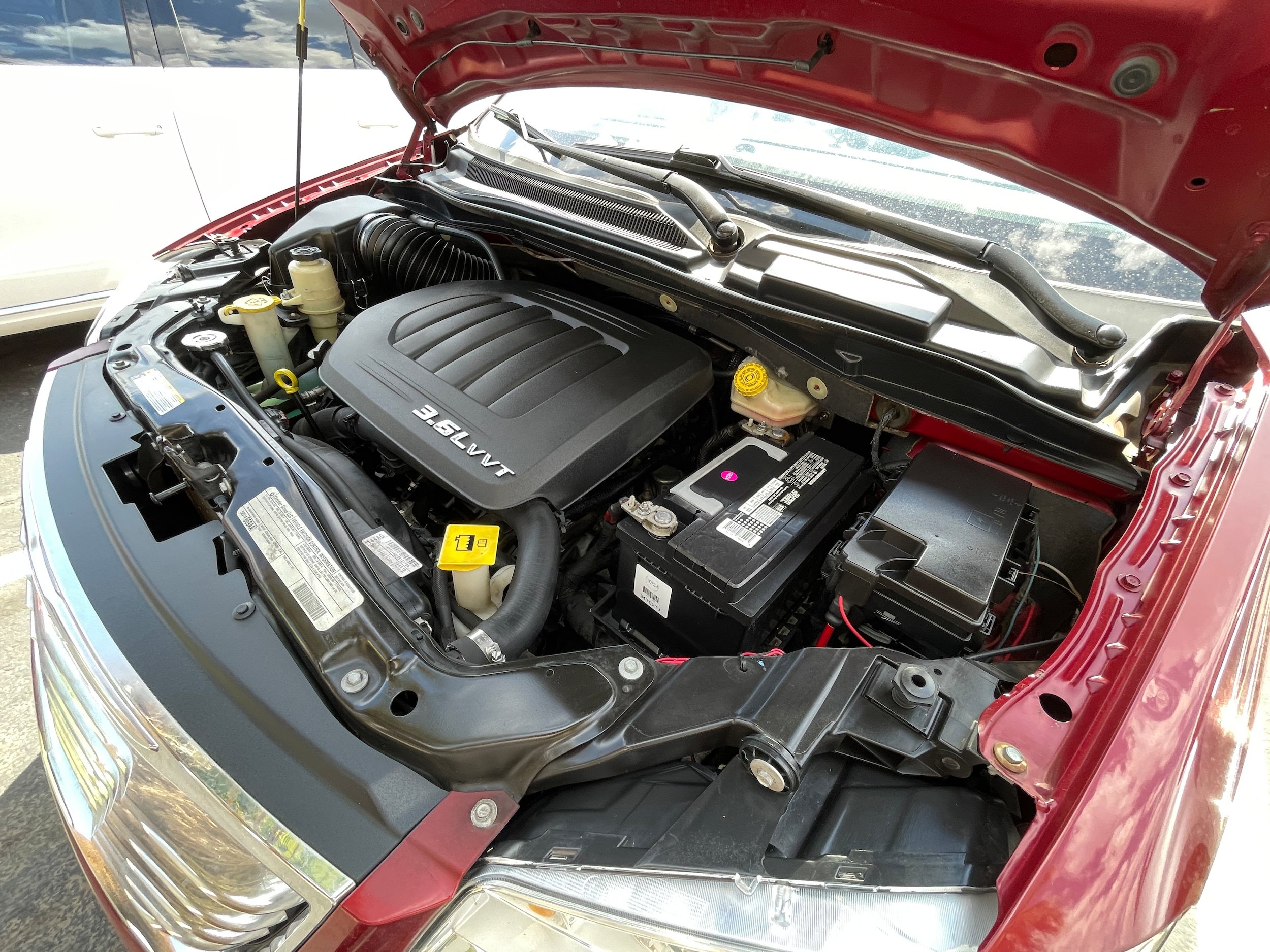 Used 2012 Chrysler Town & Country Touring w/ Entertainment Group #1 FWD image 26