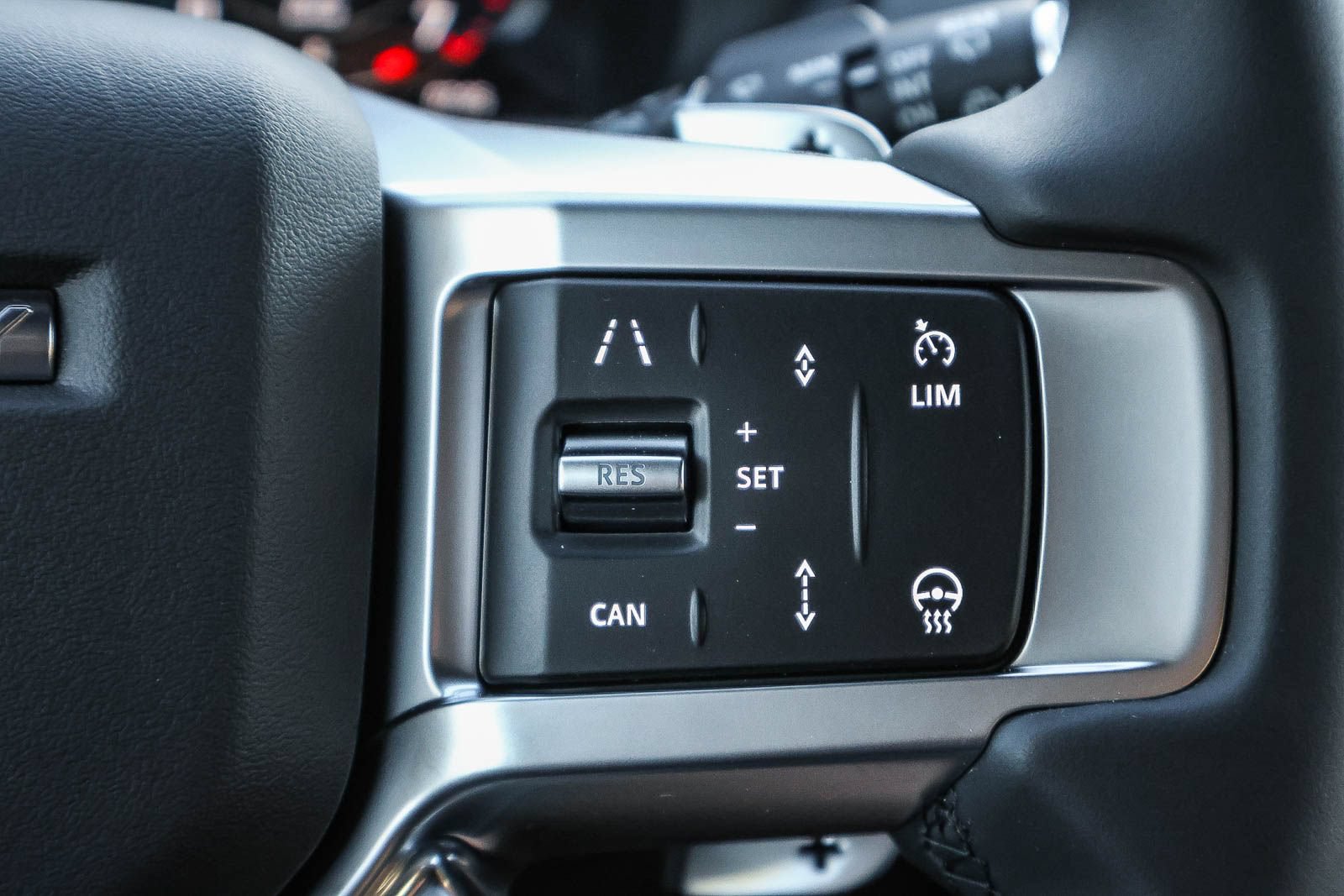 New 2026 Land Rover Discovery Dynamic SE AWD/4WD image 34