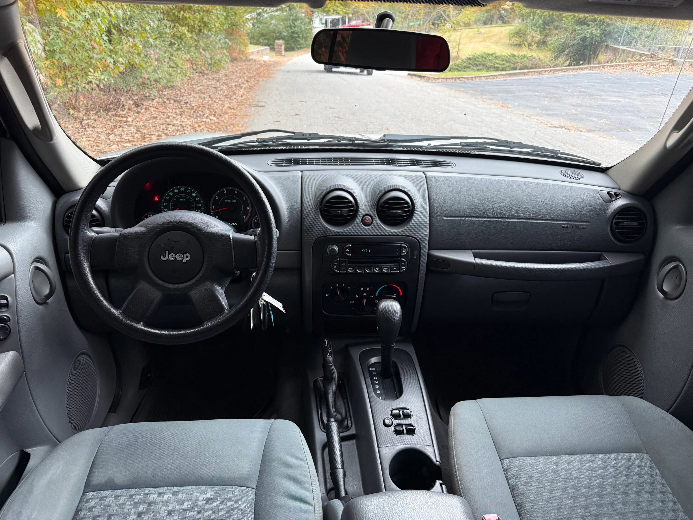 Used 2005 Jeep Liberty Sport image 10