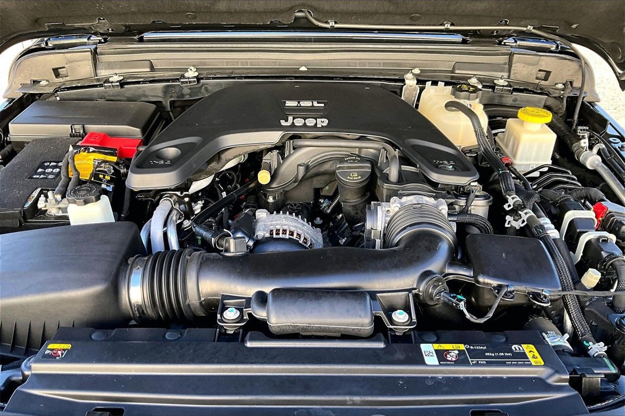 Certified 2021 Jeep Gladiator Overland image 36