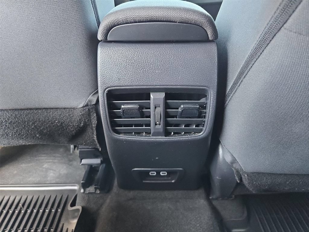Used 2026 Toyota Corolla Cross LE FWD image 13