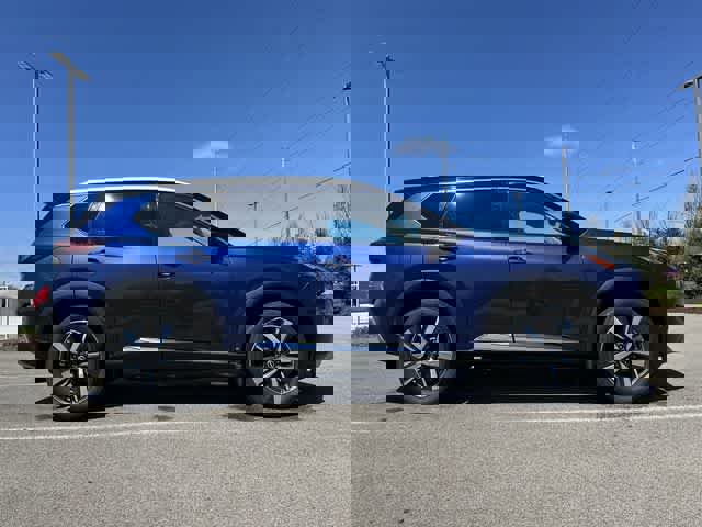 Used 2023 Nissan Rogue Platinum image 3