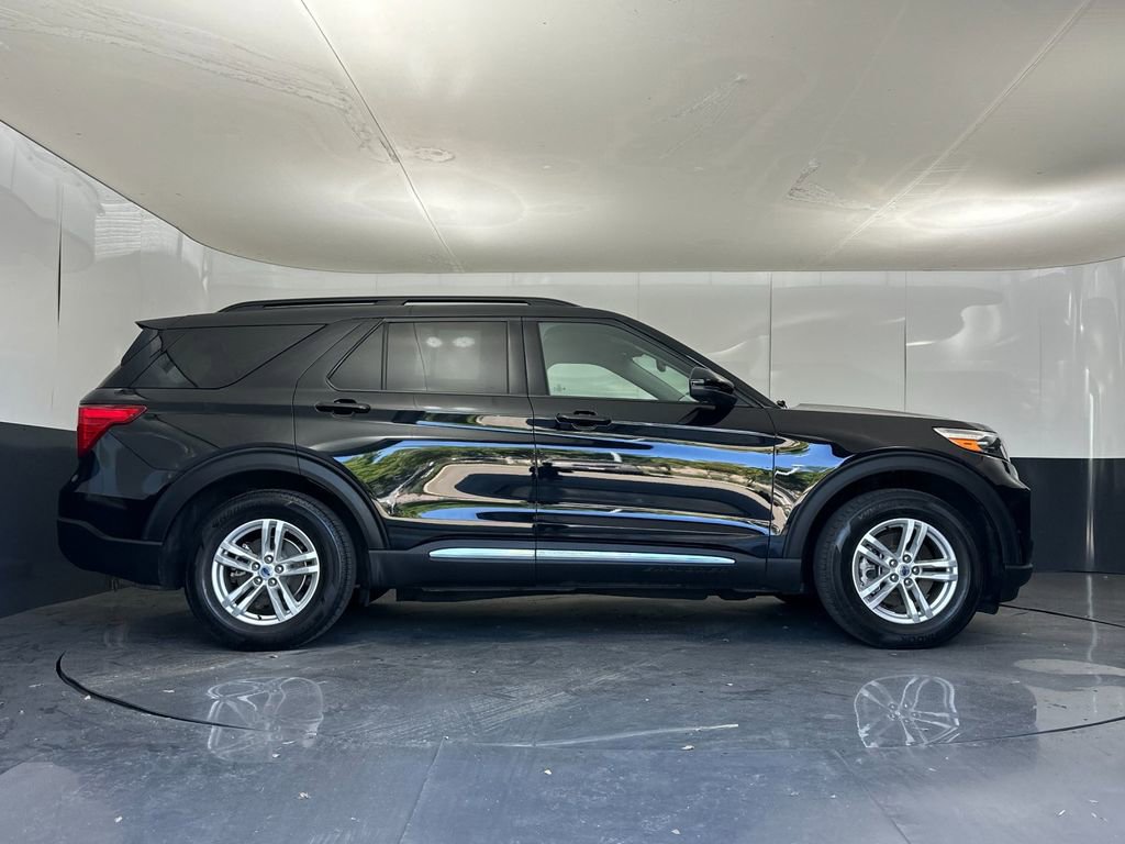 Used 2023 Ford Explorer XLT w/ Equipment Group 202A image 2