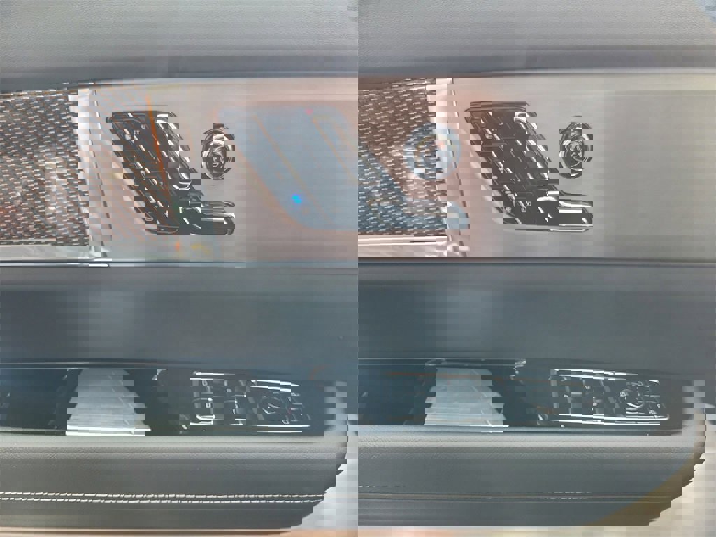 New 2026 Cadillac Vistiq Luxury image 12