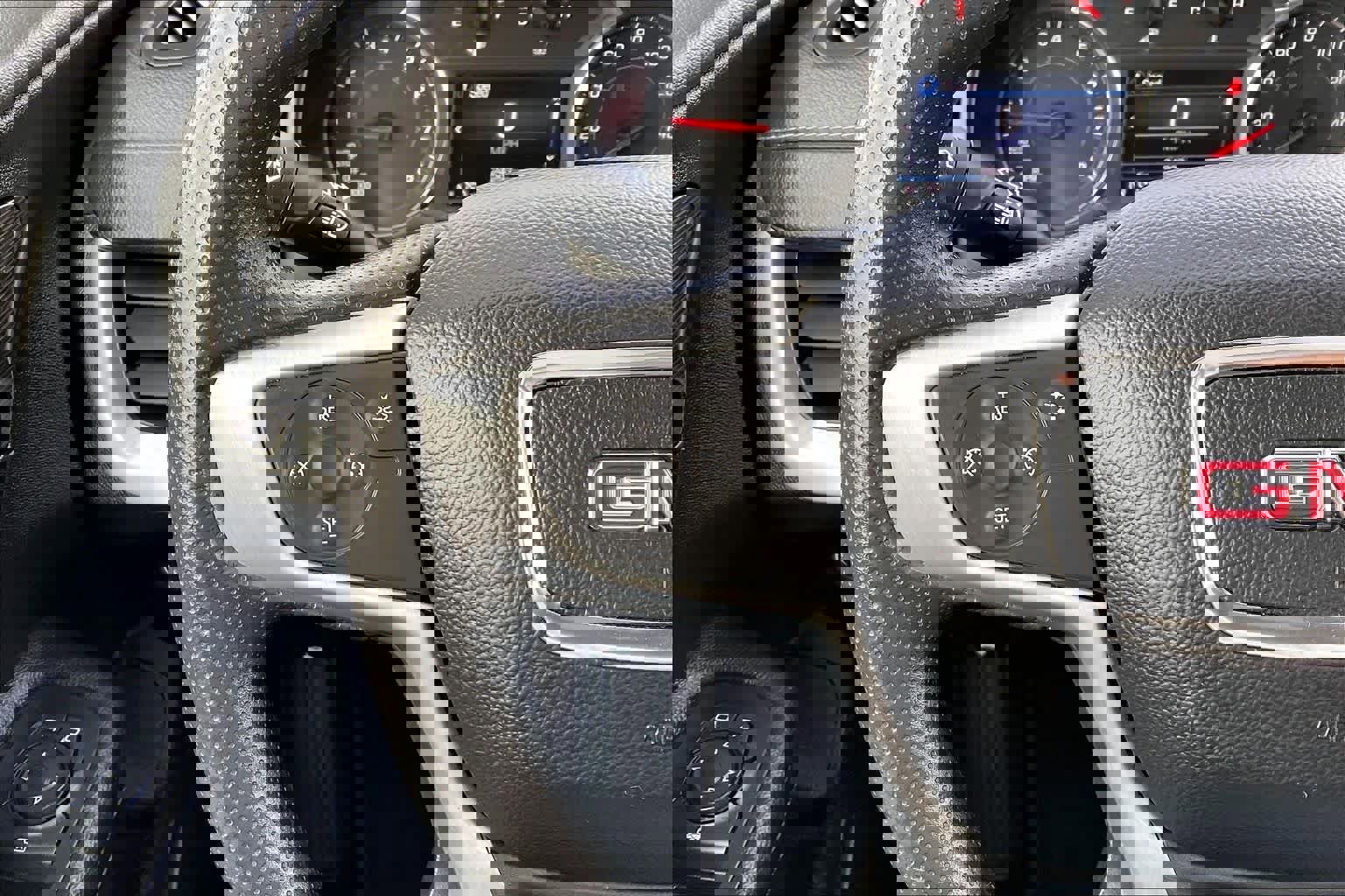 Used 2024 GMC Terrain SLE image 23