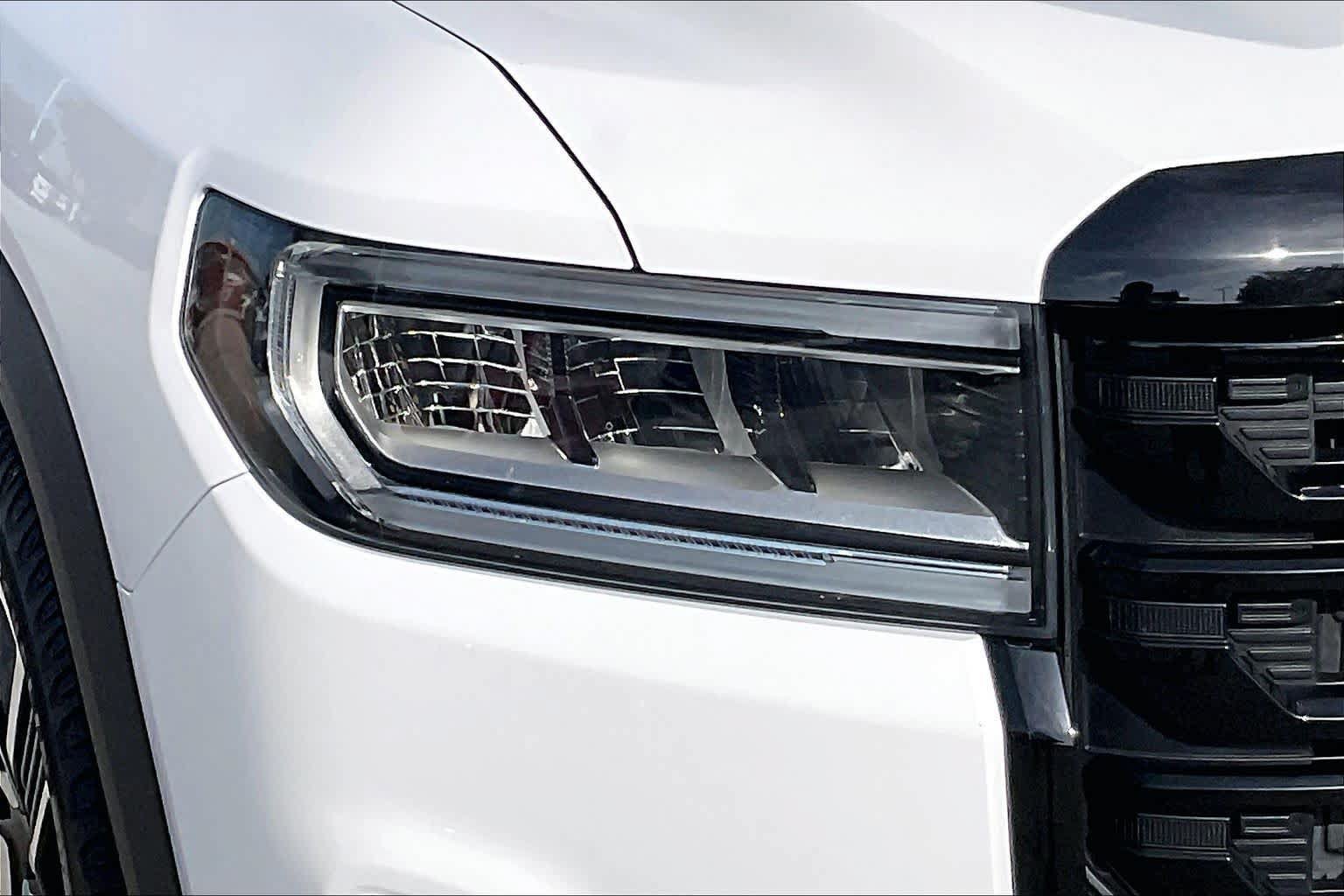 Used 2021 GMC Acadia SLT w/ Elevation Edition FWD image 23