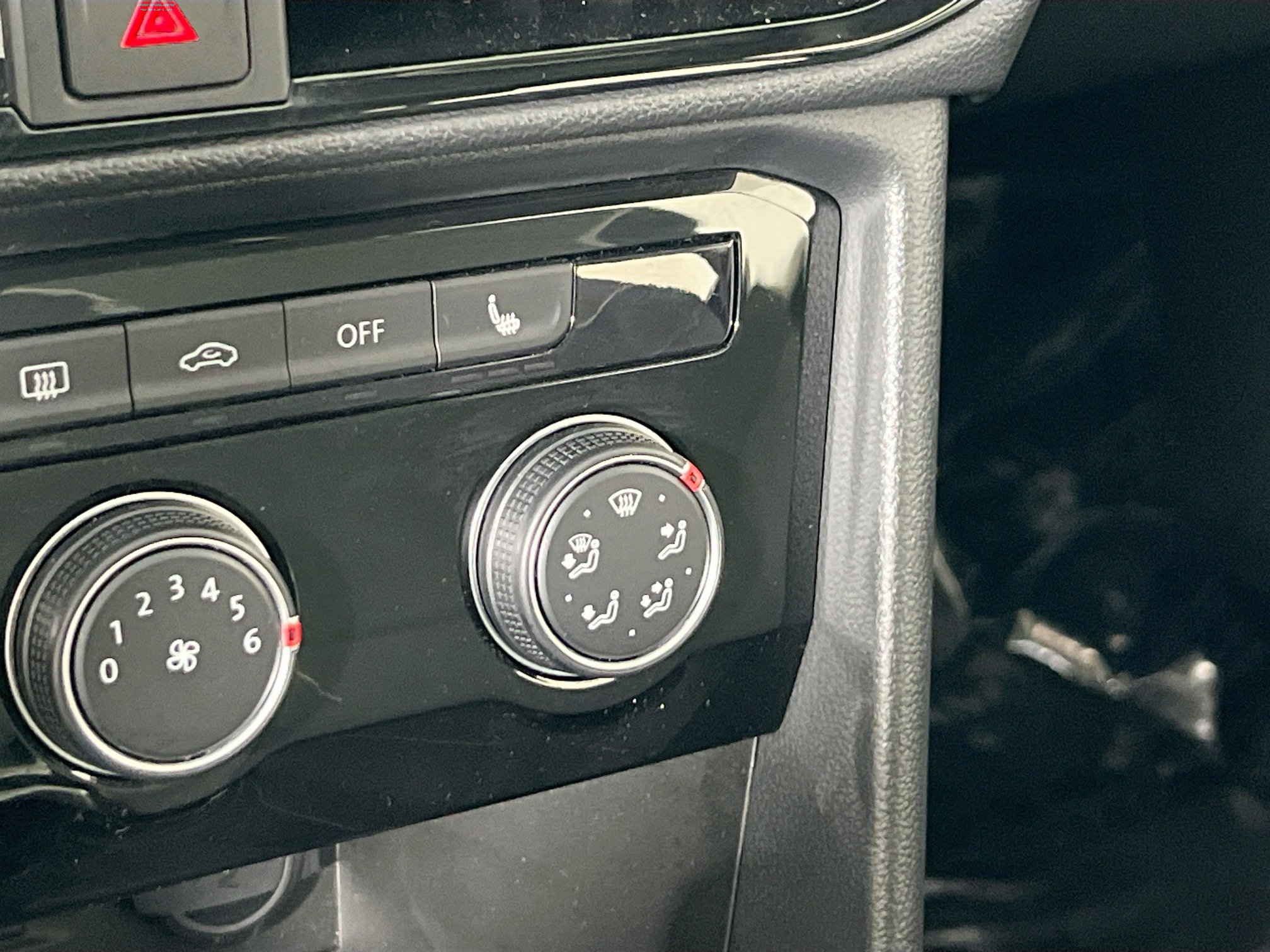 Used 2023 Volkswagen Taos SE AWD/4WD image 19