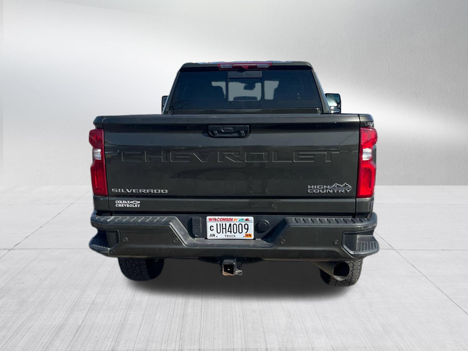 Used 2022 Chevrolet Silverado 2500 High Country w/ Safety Package II image 3