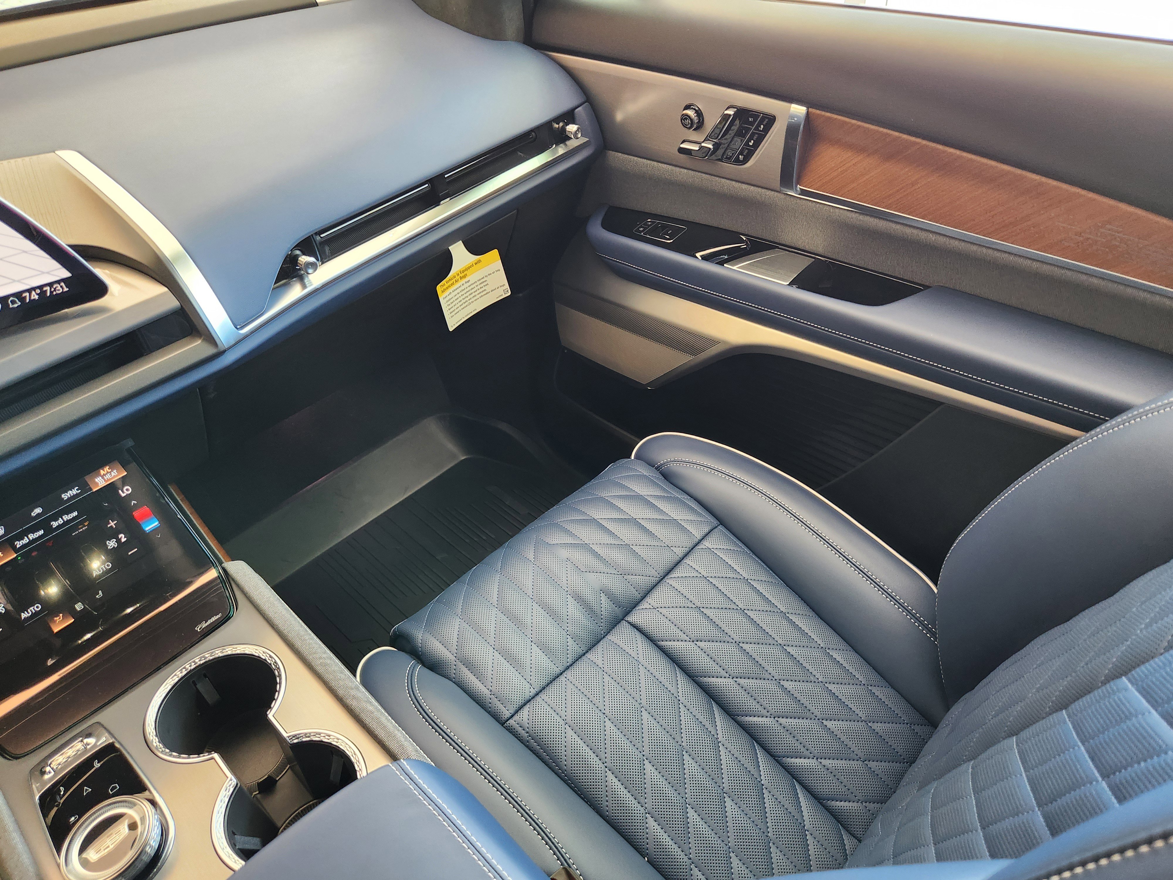 New 2026 Cadillac Vistiq Premium Luxury w/ LPO, Floor Liner Package image 16