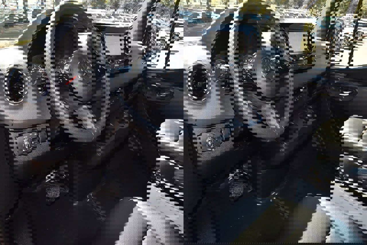 Used 2025 Mercedes-Benz Sprinter 2500 image 34