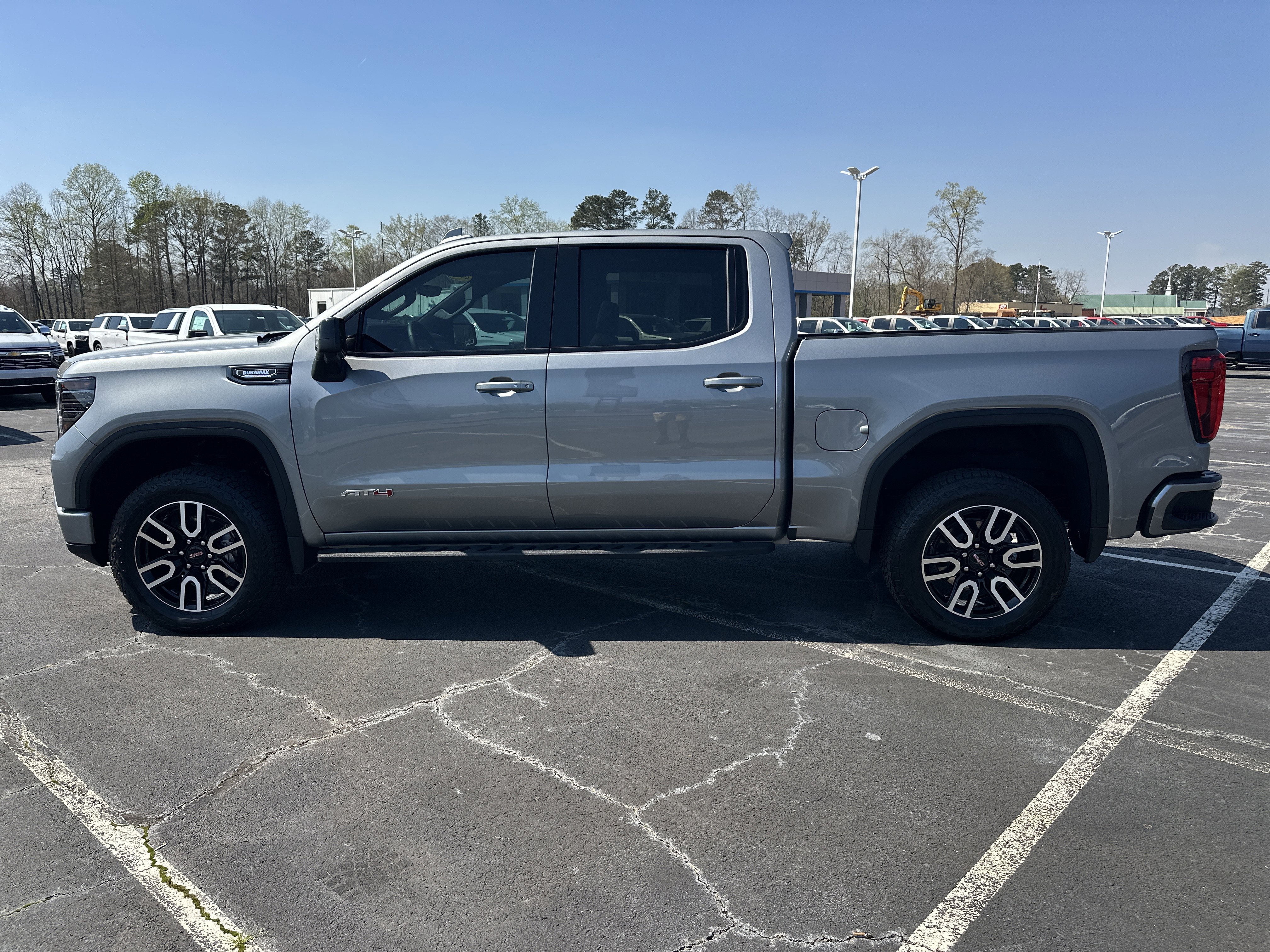Used 2025 GMC Sierra 1500 AT4 w/ AT4 Premium Package image 5