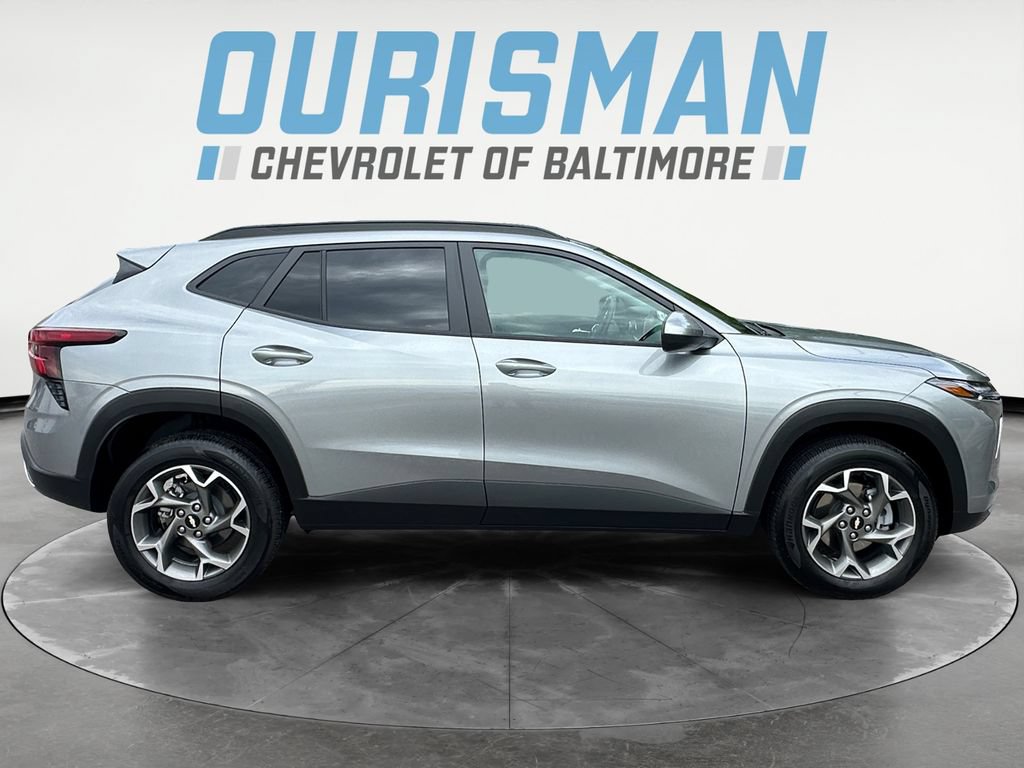 Used 2025 Chevrolet Trax LT w/ Driver Confidence Package FWD image 7