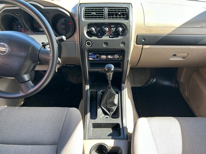 Used 2003 Nissan Frontier XE image 11