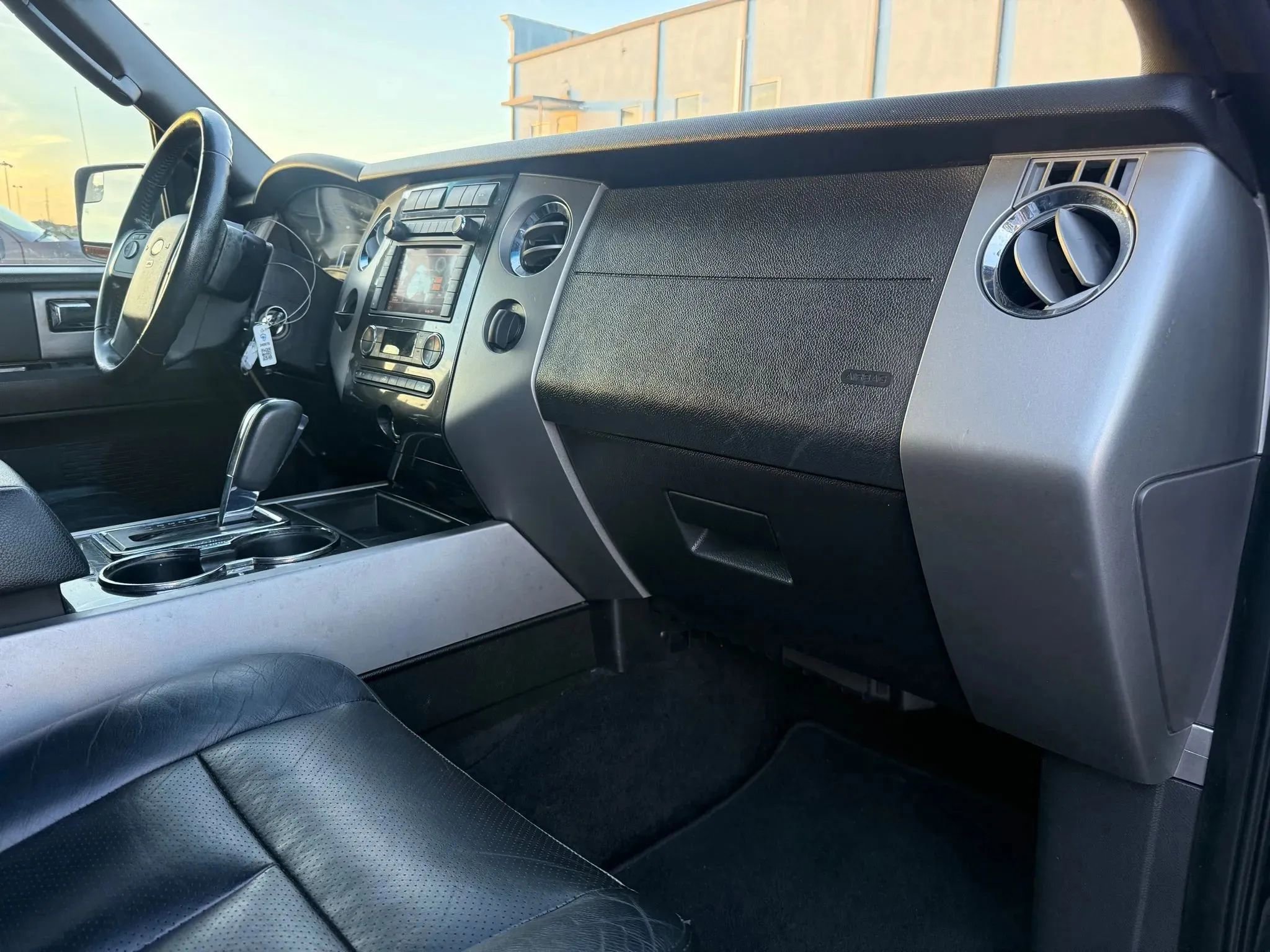 Used 2012 Ford Expedition XLT image 19