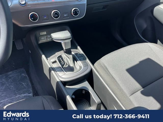 New 2025 Hyundai Kona SE image 18