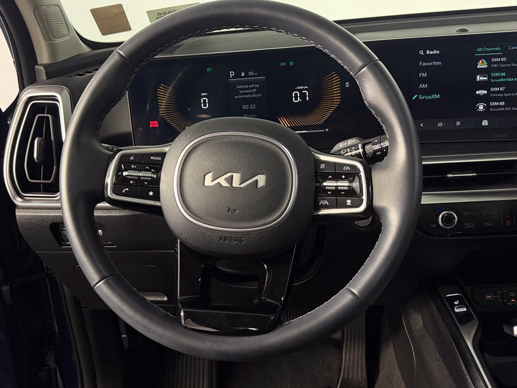Used 2024 Kia Sorento EX w/ Panoramic Sunroof Package FWD image 10