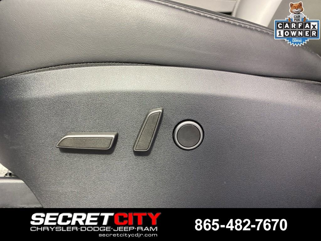 Used 2024 Tesla Model Y Long Range AWD/4WD image 13