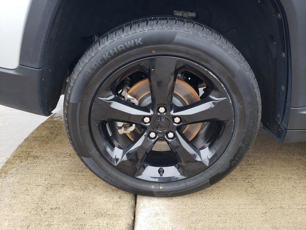 Used 2023 Jeep Grand Cherokee L Laredo image 46