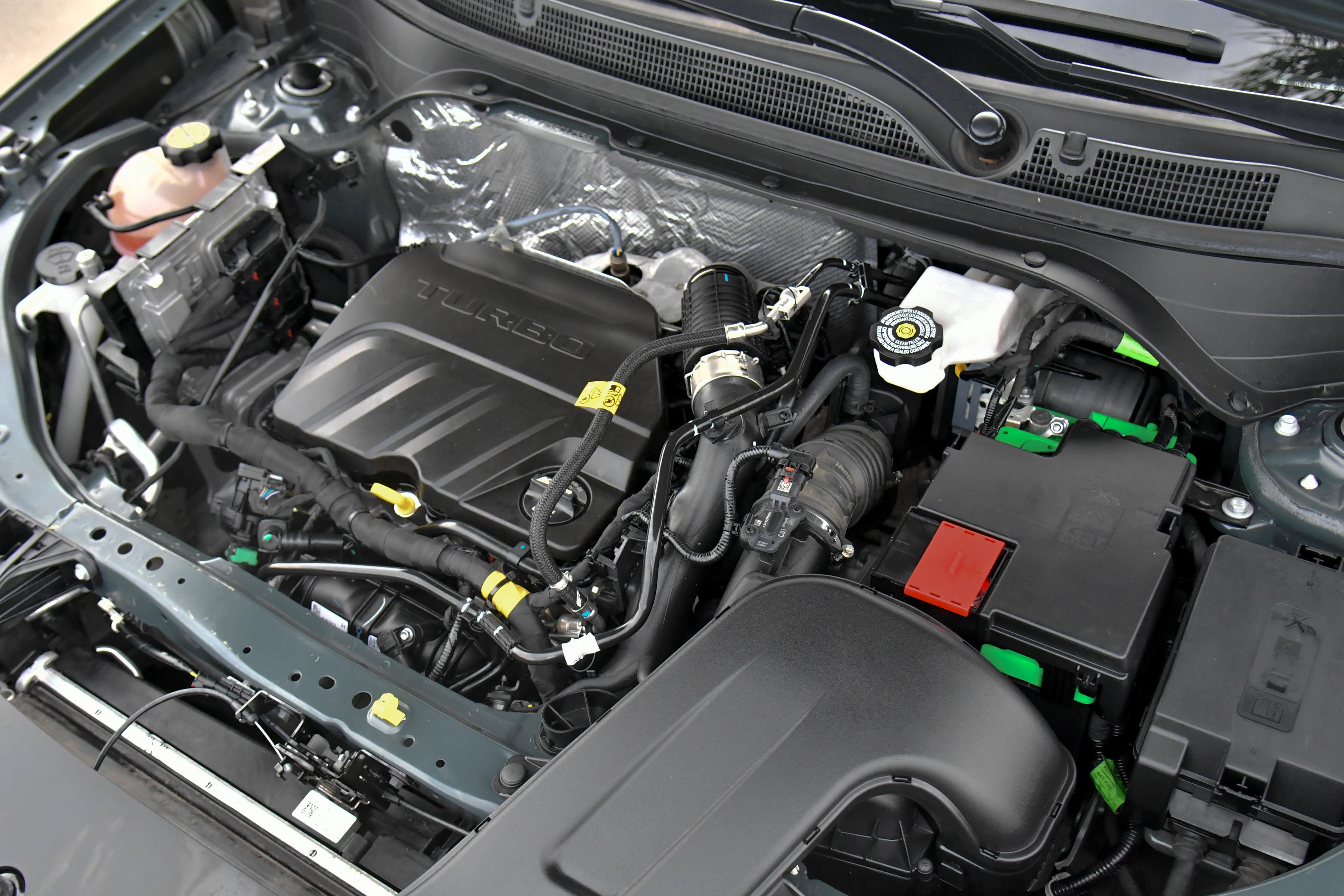 Used 2025 Chevrolet Trax LT FWD image 46
