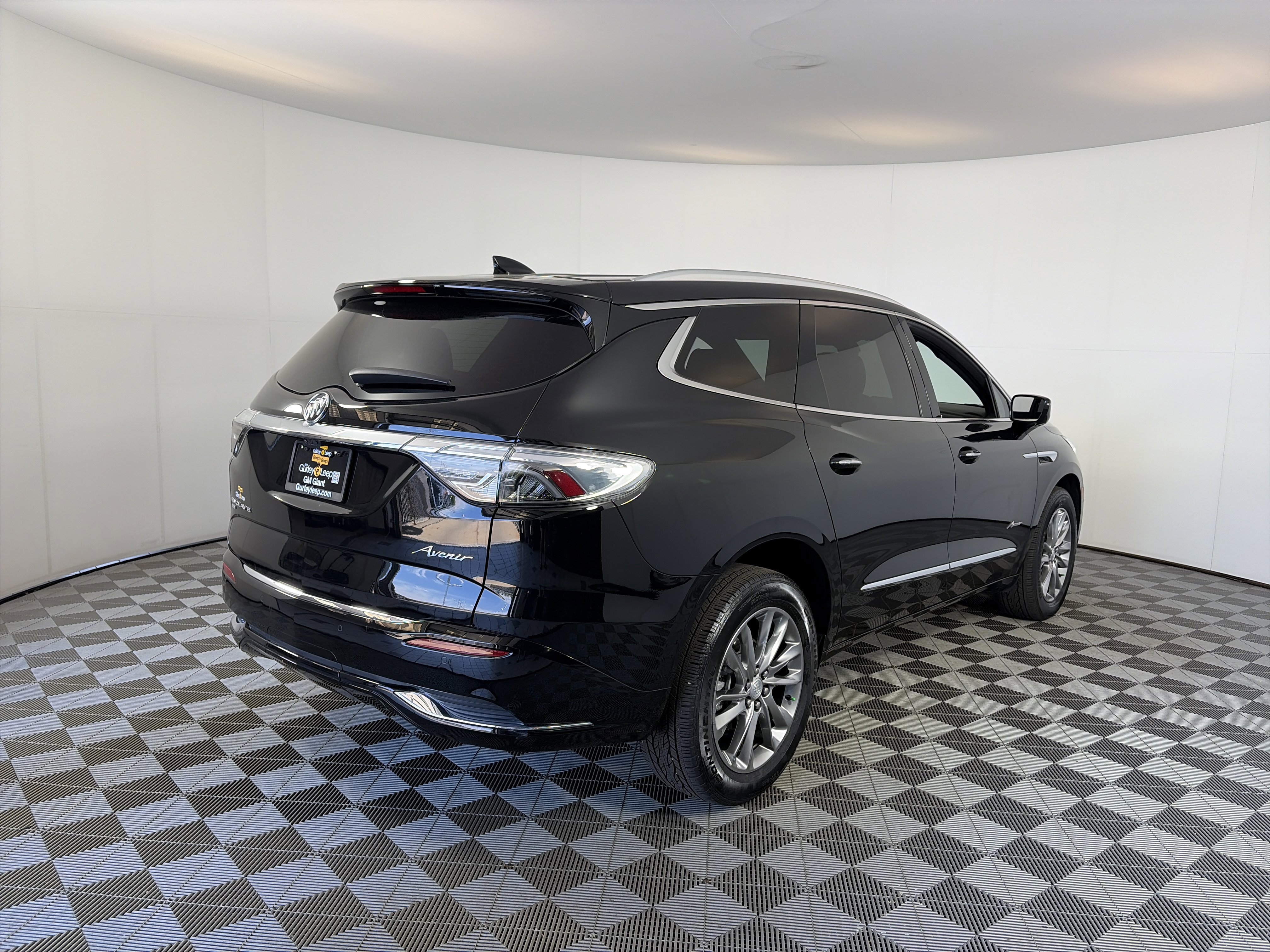 Used 2022 Buick Enclave Avenir w/ Avenir Technology Package AWD/4WD image 5