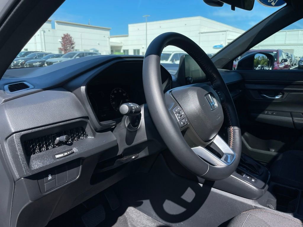 Used 2025 Honda CR-V Sport image 27