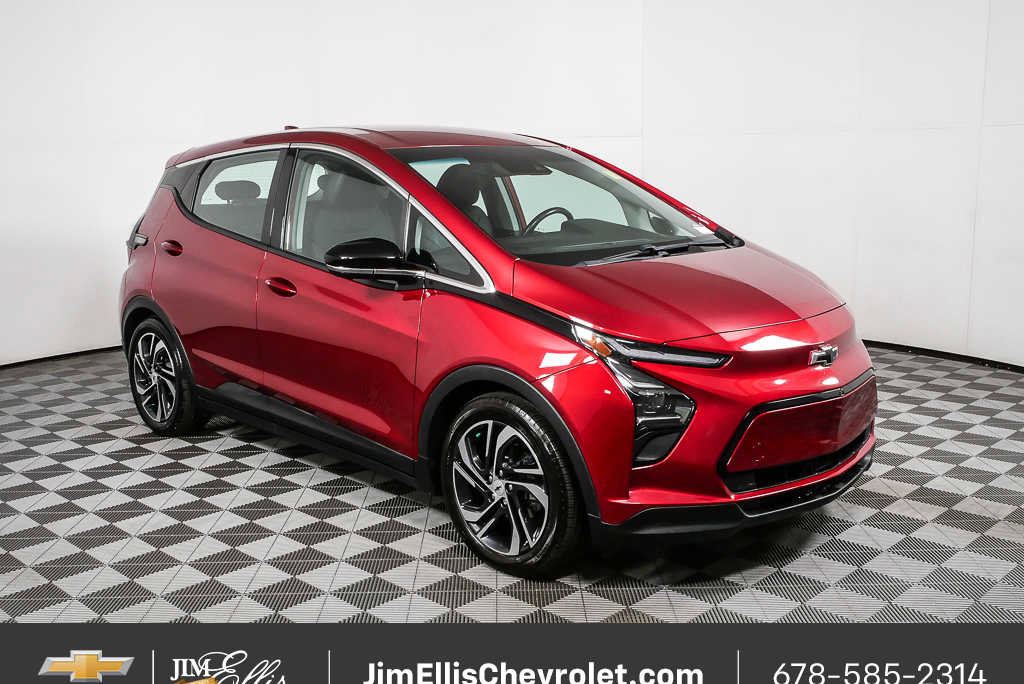 Used 2023 Chevrolet Bolt LT w/ Infotainment Package FWD image 1