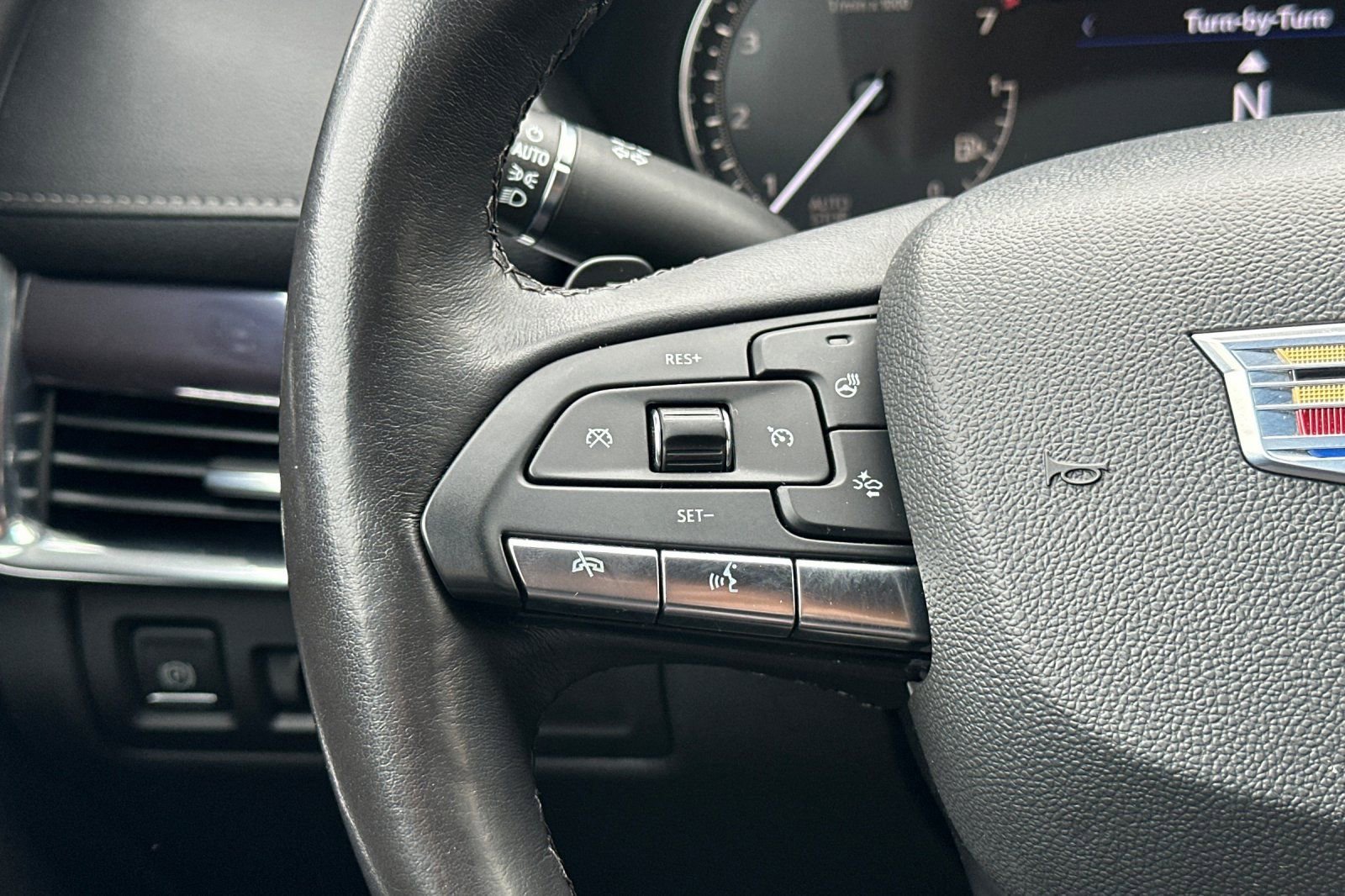 Used 2023 Cadillac XT4 Luxury w/ Cold Weather Package image 31