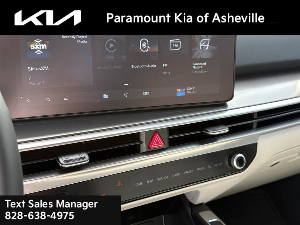 Certified 2025 Kia Sorento EX w/ Panoramic Sunroof Package image 11