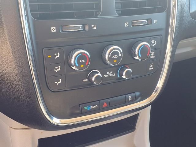 Used 2016 Dodge Grand Caravan SXT w/ Rear Park Assist Package image 8