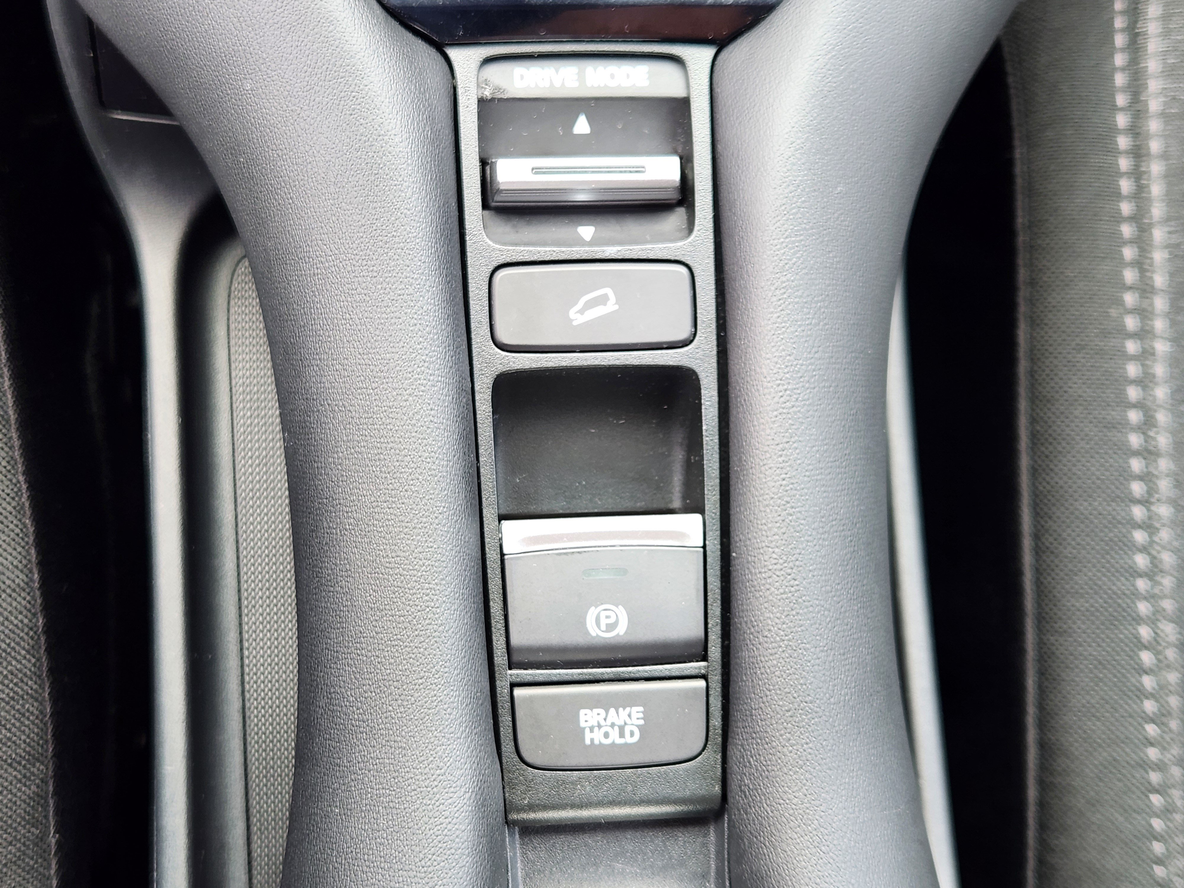 Certified 2025 Honda HR-V LX image 21