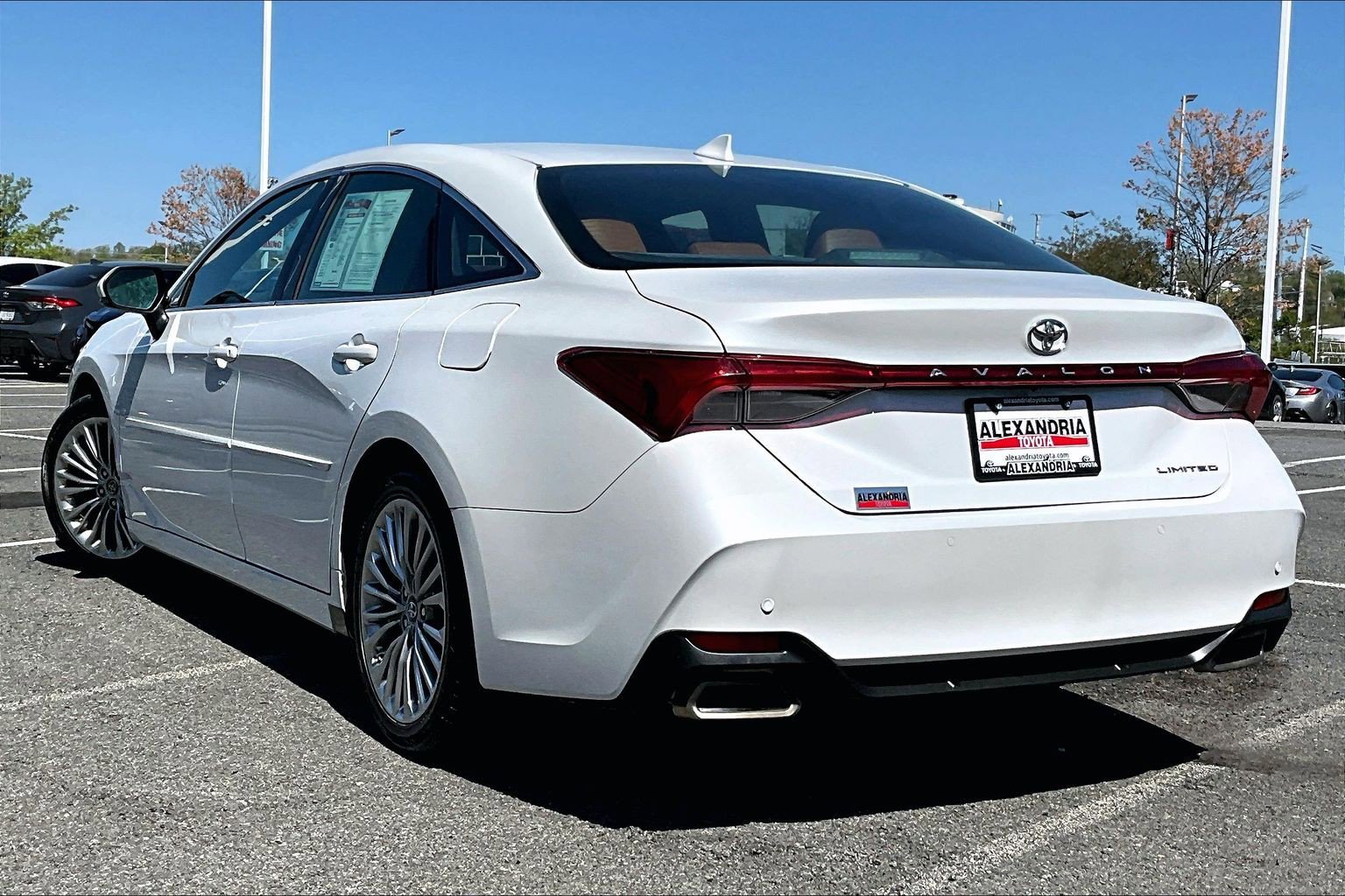 Used 2019 Toyota Avalon Limited w/ Advanced Safety Package image 11