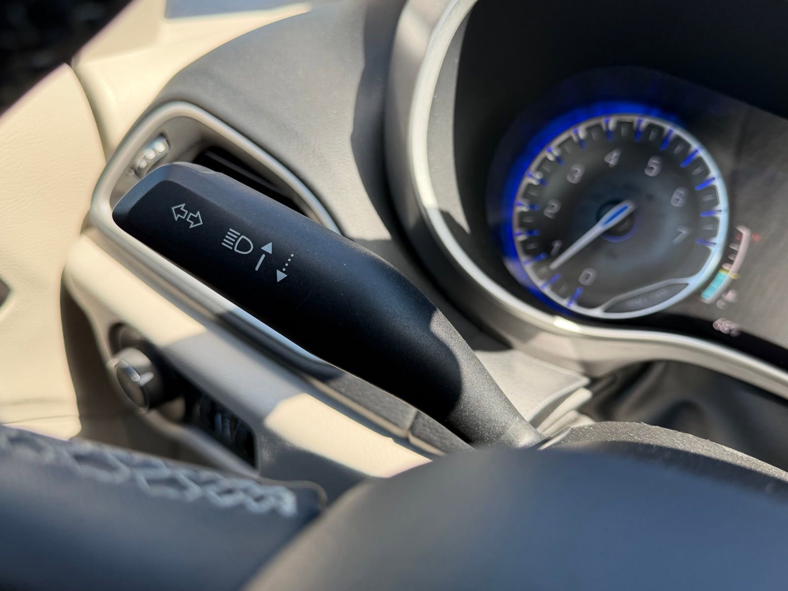 Used 2023 Chrysler Pacifica Touring-L image 30