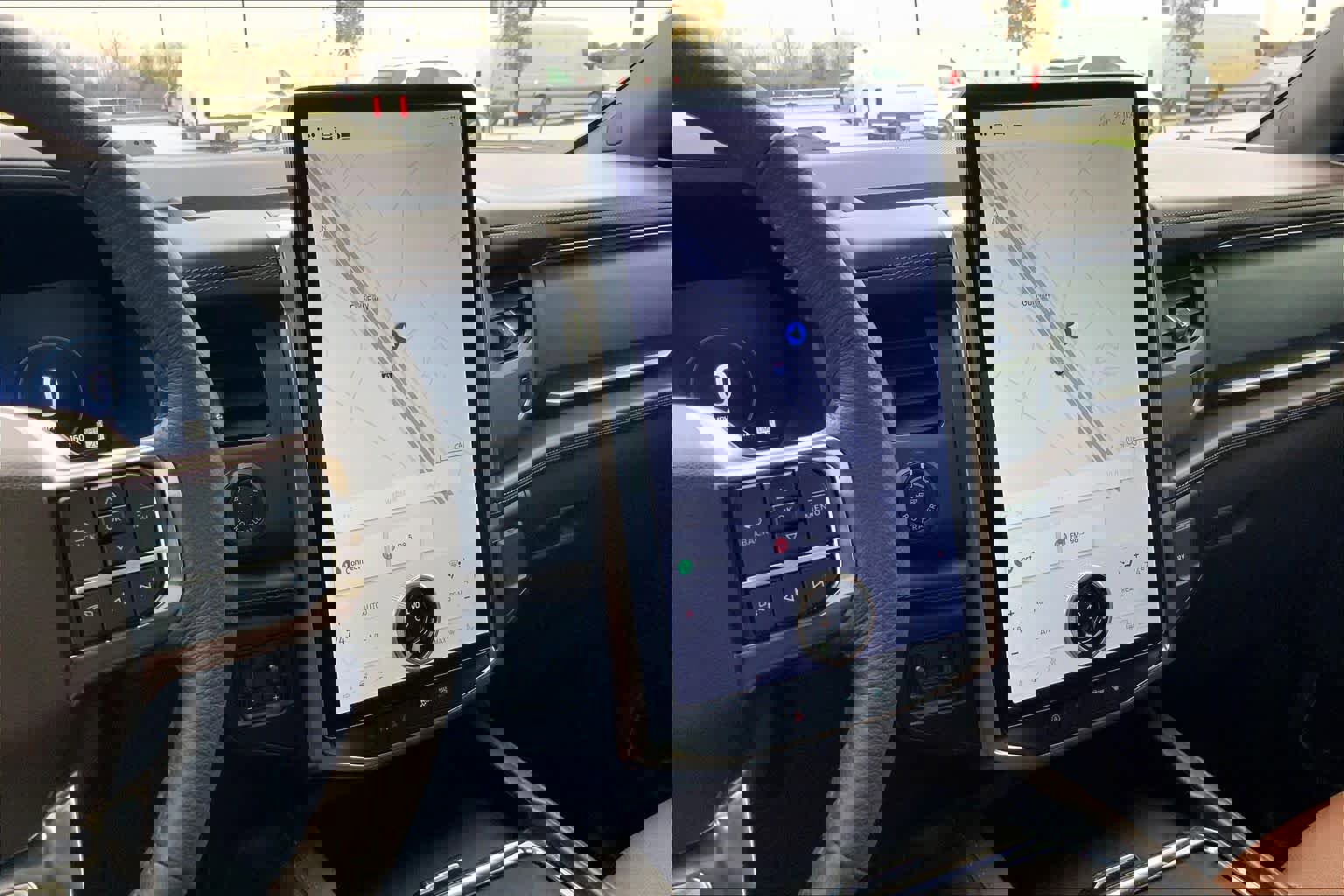 Used 2024 Ford Expedition King Ranch image 6