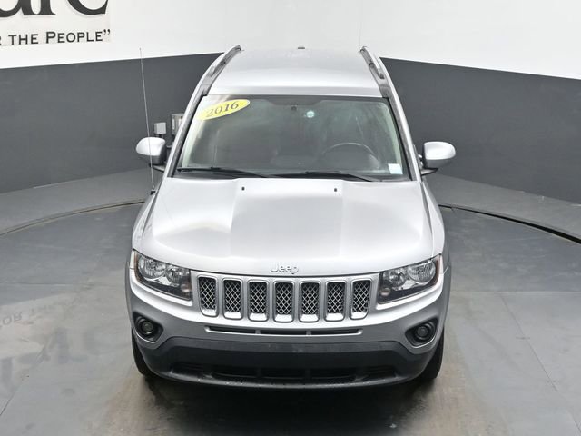Used 2016 Jeep Compass Latitude image 58