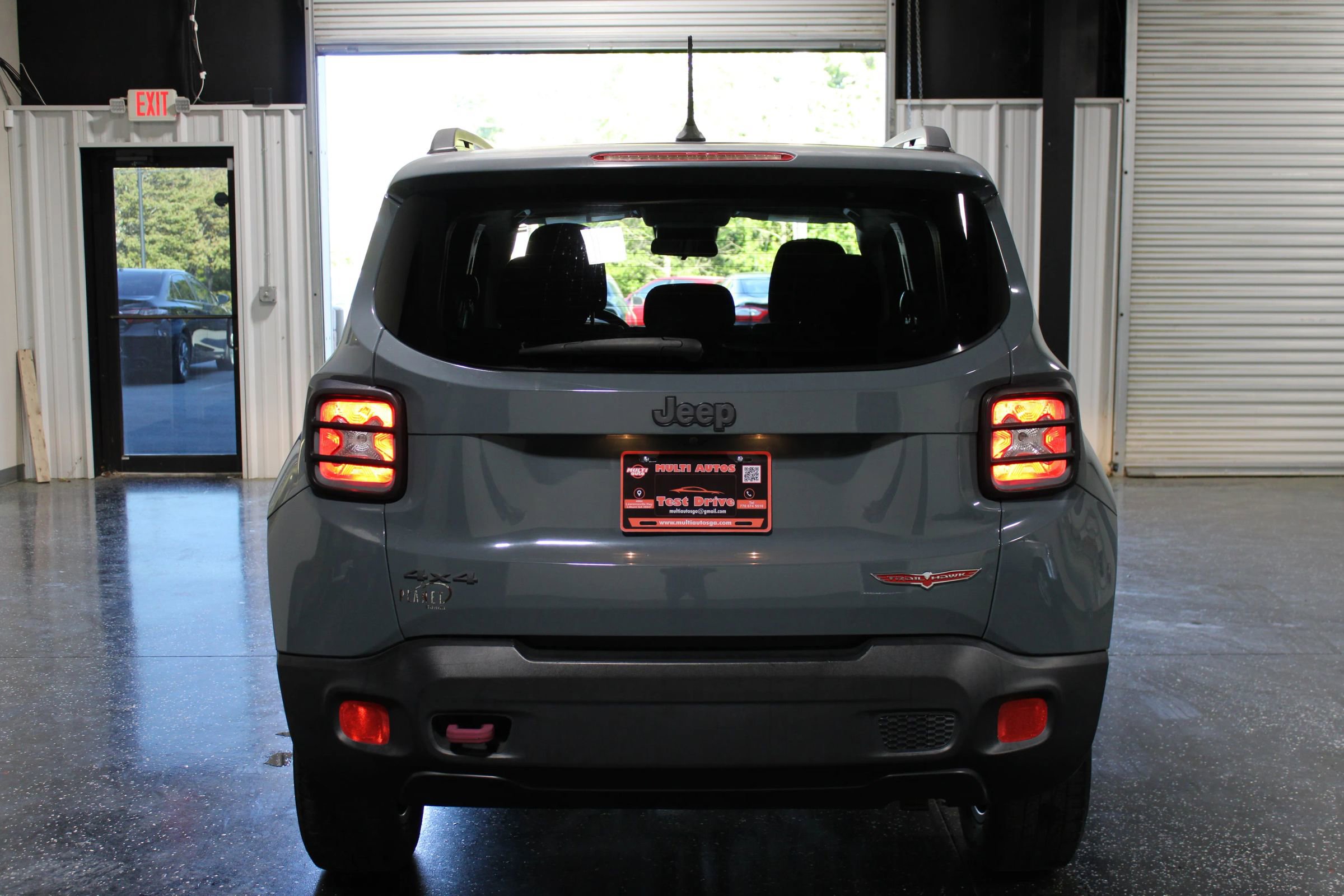 Used 2017 Jeep Renegade Trailhawk AWD/4WD image 4