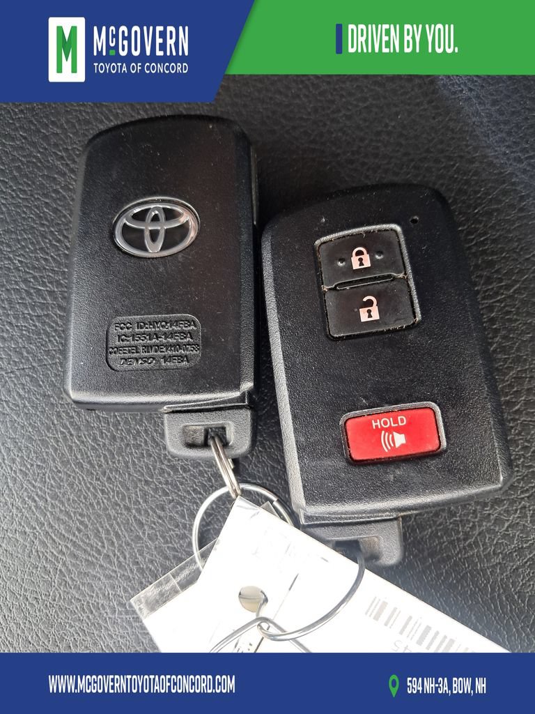 Used 2020 Toyota 4Runner SR5 Premium w/ Moonroof Package AWD/4WD image 26