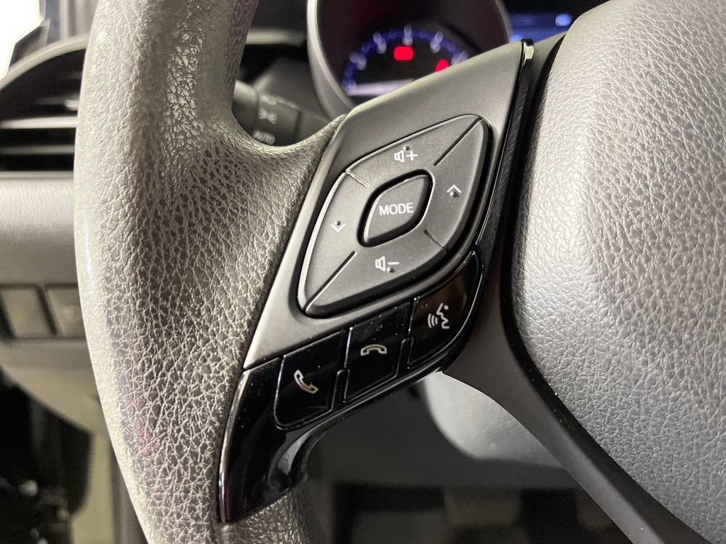 Used 2019 Toyota C-HR LE FWD image 30