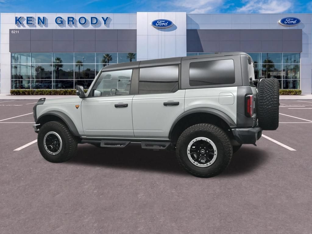 Used 2023 Ford Bronco Badlands AWD/4WD image 3