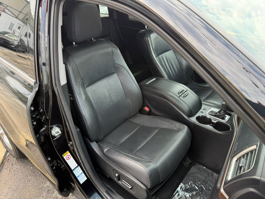 Used 2015 Toyota Highlander Limited AWD/4WD image 8