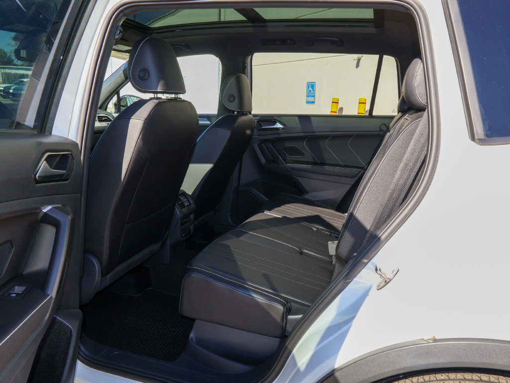 Used 2024 Volkswagen Tiguan SE R-Line AWD/4WD image 18