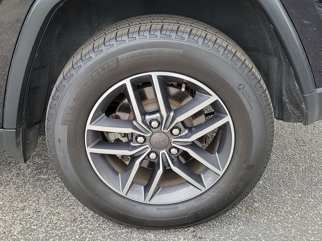 Used 2019 Jeep Grand Cherokee Limited AWD/4WD image 13