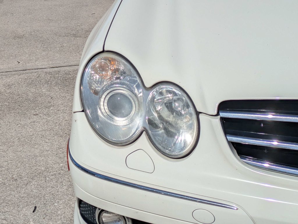 Used 2009 Mercedes-Benz CLK 550 Cabriolet w/ Premium II Pkg image 9
