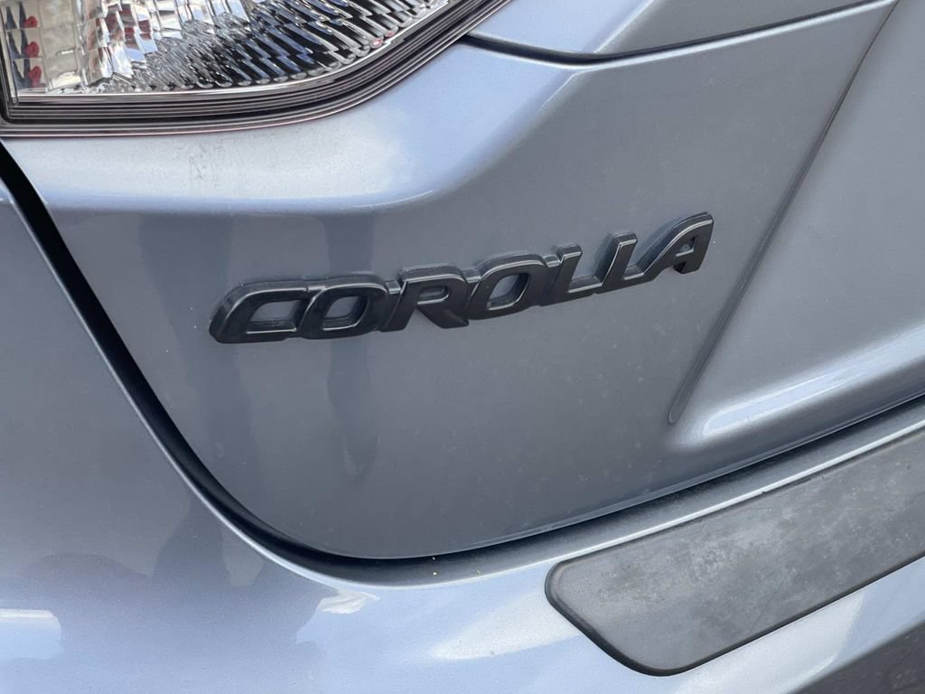 Used 2021 Toyota Corolla SE w/ Carpet Mat Package (TMS) FWD image 6