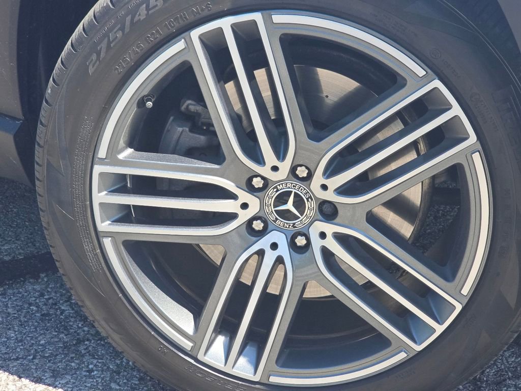 Used 2025 Mercedes-Benz GLS 450 4MATIC image 10