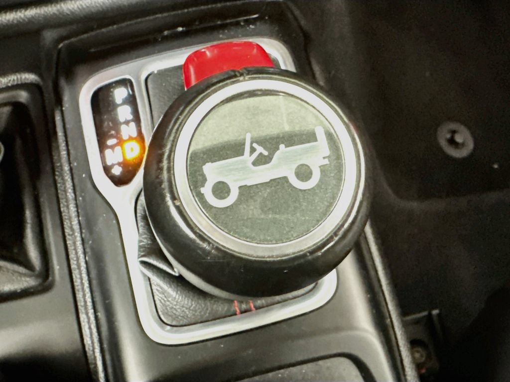 Used 2018 Jeep Wrangler Unlimited Rubicon AWD/4WD image 17